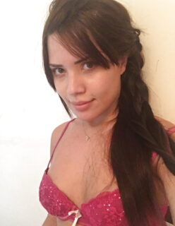 Nudes da atriz pornô brasileira Yasmin Mineira