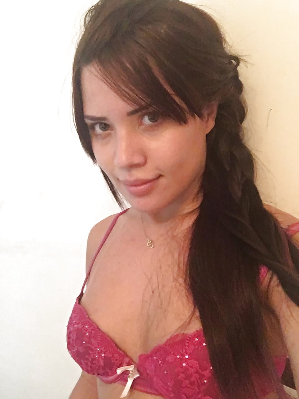 Nudes da atriz pornô brasileira Yasmin Mineira
